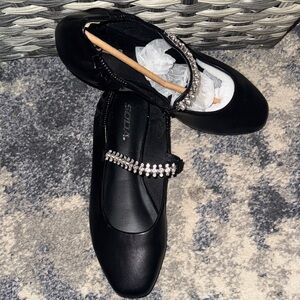 Soda Women's Elegant Black Flats with Sparkling Strap